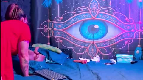 Sharlott online show from 10/16/25, 10:33