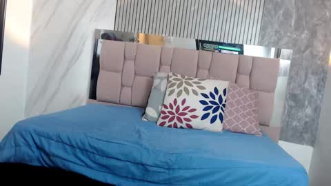 Sara online show from 12/22/25, 11:40