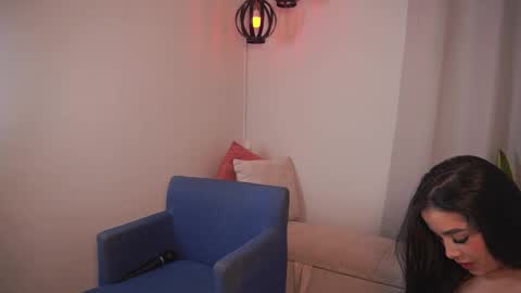 Snapshot of sharlotte_evanns chatting on 10/08/25, 09:45 Sharlotte online show from 10/08/25, 09:45