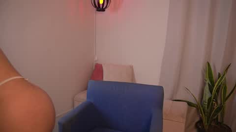 Snapshot of sharlotte_evanns chatting on 10/24/25, 07:21 Sharlotte online show from 10/24/25, 07:21