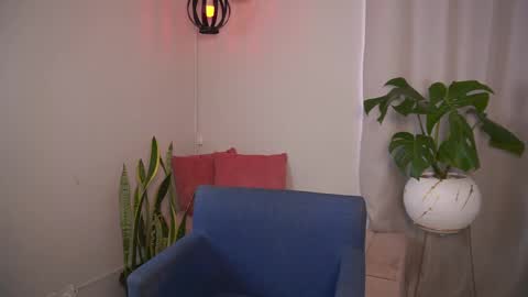 Snapshot of sharlotte_evanns chatting on 11/04/25, 06:29 Sharlotte online show from 11/04/25, 06:29