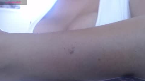 Snapshot of sharlotte_mom chatting on 02/16/25, 02:00 sharlotte online show from 02/16/25, 02:00