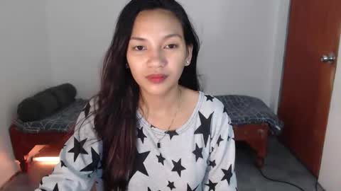Snapshot of sharminex chatting on 05/15/26, 03:41 sharminex online show from 05/15/26, 03:41