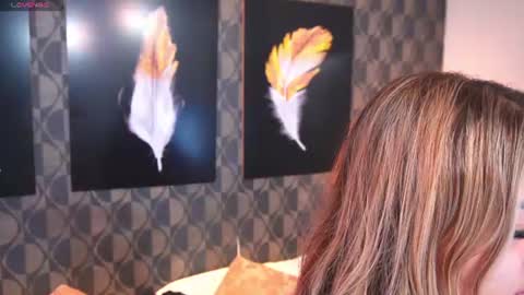 Snapshot of sharomross chatting on 07/12/26, 01:35 Sharom online show from 07/12/26, 01:35