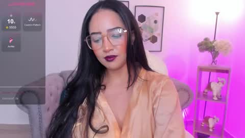 sharon_breezee online show from 11/23/25, 05:18