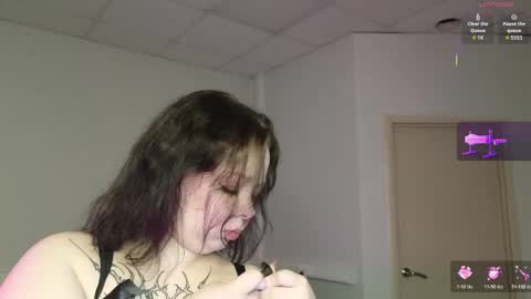 Snapshot of sharon_coxxx chatting on 05/15/26, 01:12 Sharon online show from 05/15/26, 01:12