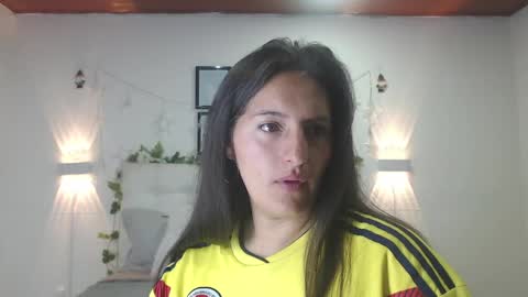 Snapshot of sharon_makelove chatting on 04/14/26, 01:39 ESTEFI online show from 04/14/26, 01:39