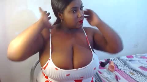 Snapshot of sharonevans1 chatting on 01/19/25, 09:23 sharonevans1 online show from 01/19/25, 09:23