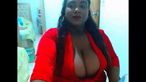 Snapshot of sharonevans1 chatting on 11/18/25, 04:39 sharonevans1 online show from 11/18/25, 04:39