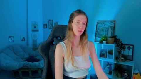 Snapshot of sharonevansi chatting on 02/11/25, 02:46 Sharon online show from 02/11/25, 02:46