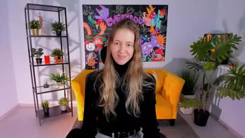 Snapshot of sharonevansi chatting on 02/16/25, 03:48 Sharon online show from 02/16/25, 03:48