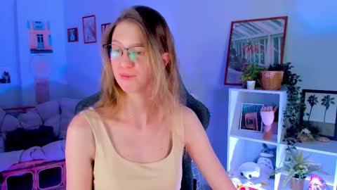 Snapshot of sharonevansi chatting on 03/06/25, 12:09 Sharon online show from 03/06/25, 12:09