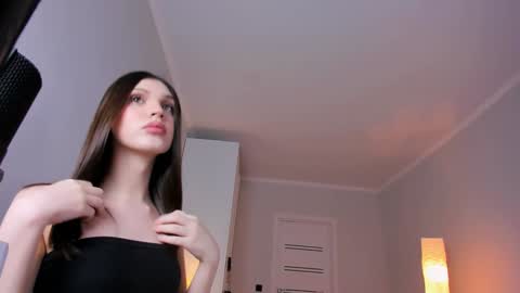 Snapshot of sharonforever chatting on 01/19/25, 02:04 Sharon online show from 01/19/25, 02:04