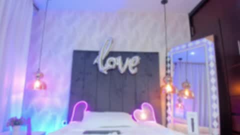 Snapshot of sharonn___ chatting on 02/17/25, 06:31 Sharon online show from 02/17/25, 06:31