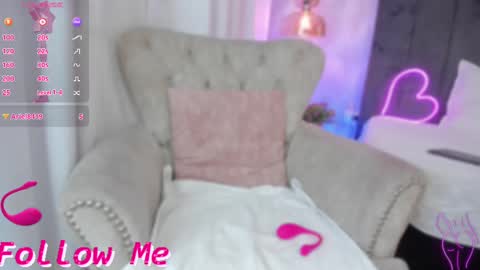 Snapshot of sharonn___ chatting on 02/25/25, 06:58 Sharon online show from 02/25/25, 06:58