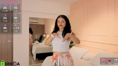 Snapshot of sharonn___ chatting on 09/13/25, 04:12 Sharon online show from 09/13/25, 04:12