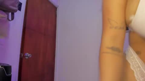 Snapshot of sharonscothh chatting on 05/13/26, 08:38 sharonscothh online show from 05/13/26, 08:38