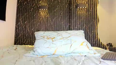 SHARON TAYLOR online show from 10/01/25, 10:16