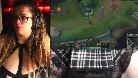 Snapshot of sharonurb3x chatting on 03/24/26, 09:58 sharonurb3x online show from 03/24/26, 09:58