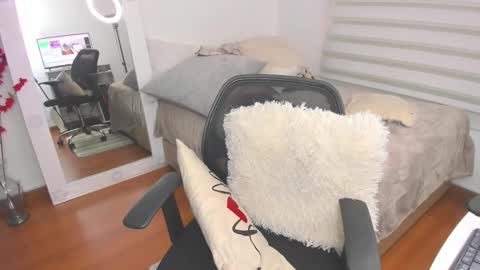 Sharon online show from 03/04/25, 06:29