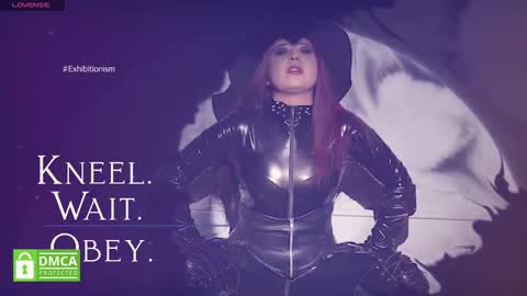 Snapshot of sharoon_gold chatting on 11/23/25, 10:31 Your mistress Sharon online show from 11/23/25, 10:31