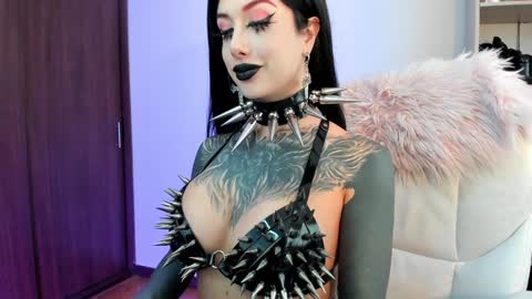 Snapshot of sharpay_evans chatting on 01/18/25, 02:44 Antonia online show from 01/18/25, 02:44