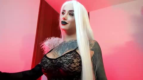 Snapshot of sharpay_evans chatting on 09/25/25, 04:21 Antonia online show from 09/25/25, 04:21