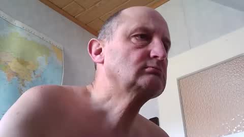 Snapshot of sharpshoder chatting on 02/22/25, 10:51 Peter online show from 02/22/25, 10:51