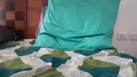 Snapshot of shash2014 chatting on 02/15/25, 11:17 Shashii online show from 02/15/25, 11:17