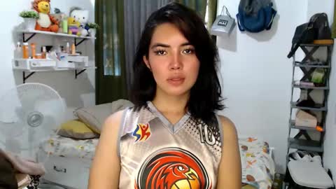 Snapshot of shasha_carreon chatting on 11/25/25, 01:49 shasha online show from 11/25/25, 01:49