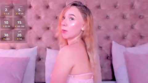 Snapshot of shatall_rouge chatting on 07/24/26, 03:26 Shantall online show from 07/24/26, 03:26
