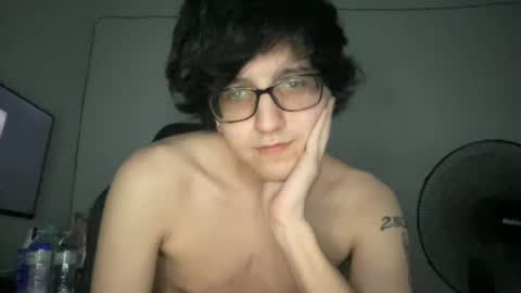 Snapshot of shatterdaddyy chatting on 01/06/25, 01:53 shatterdaddyy online show from 01/06/25, 01:53