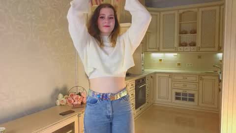 Snapshot of shaunaheiple chatting on 11/23/25, 04:23 Alexandra online show from 11/23/25, 04:23