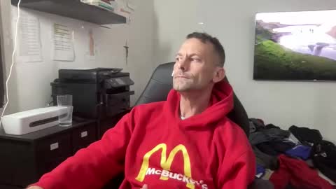 Snapshot of shaunzee35 chatting on 04/27/26, 08:45 shaunzee35 online show from 04/27/26, 08:45