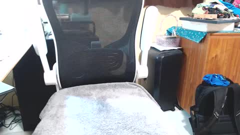 Snapshot of shawntl chatting on 12/27/24, 10:05 Shawn online show from 12/27/24, 10:05