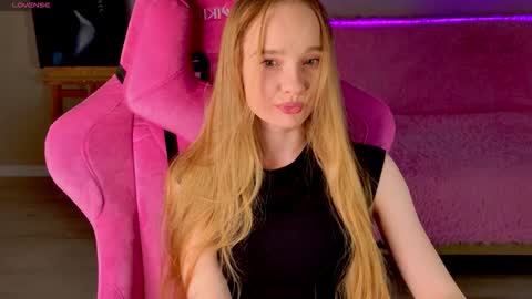 Snapshot of shawty_mia chatting on 11/11/25, 05:57 Shawty Mia online show from 11/11/25, 05:57