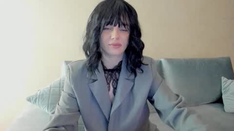 Sue online show from 12/18/25, 06:14