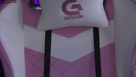 Snapshot of shayblonde chatting on 12/23/24, 03:07 shayblonde online show from 12/23/24, 03:07