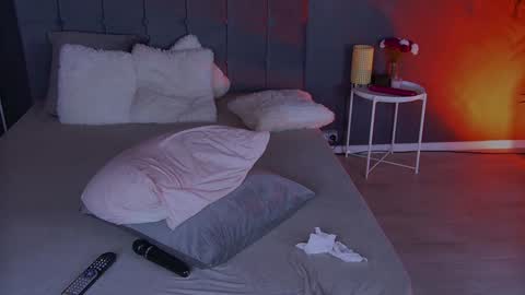 Snapshot of shayblonde chatting on 01/04/25, 03:07 shayblonde online show from 01/04/25, 03:07