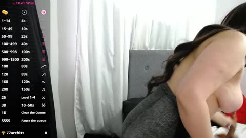 shayla_10 online show from 10/06/25, 10:56