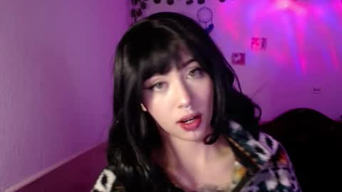 Shayla 3 online show from 12/15/25, 11:14