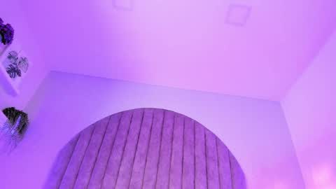 Shayla Davis  online 240 pm - 1000 pm online show from 01/10/25, 01:10