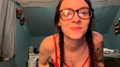 Snapshot of shaylar21 chatting on 02/21/26, 03:51 shaylar21 online show from 02/21/26, 03:51