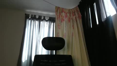 Snapshot of shayna_cute chatting on 12/20/24, 05:08 Shayna online show from 12/20/24, 05:08