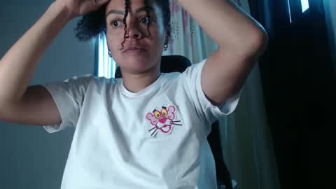 Snapshot of shayna_cute chatting on 12/23/24, 02:17 Shayna online show from 12/23/24, 02:17