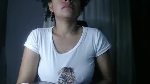 Snapshot of shayna_cute chatting on 01/04/25, 11:33 Shayna online show from 01/04/25, 11:33