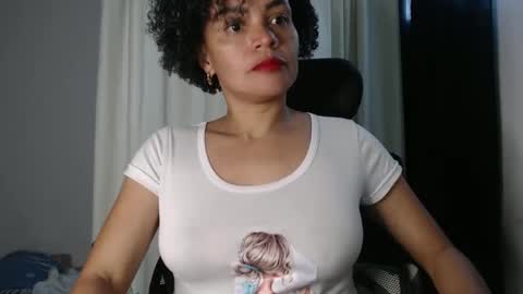 Snapshot of shayna_cute chatting on 01/04/25, 05:37 Shayna online show from 01/04/25, 05:37