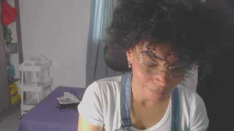 Snapshot of shayna_cute chatting on 01/26/25, 10:02 Shayna online show from 01/26/25, 10:02