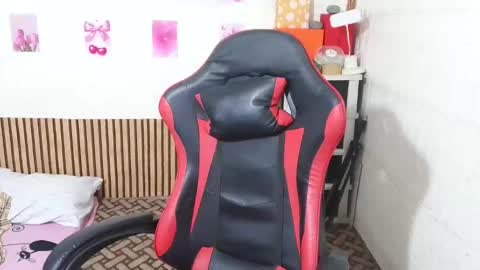 Snapshot of shaynnee chatting on 04/19/26, 09:19 Shane Joy online show from 04/19/26, 09:19