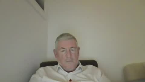 Snapshot of she52 chatting on 10/30/25, 05:46 she52 online show from 10/30/25, 05:46